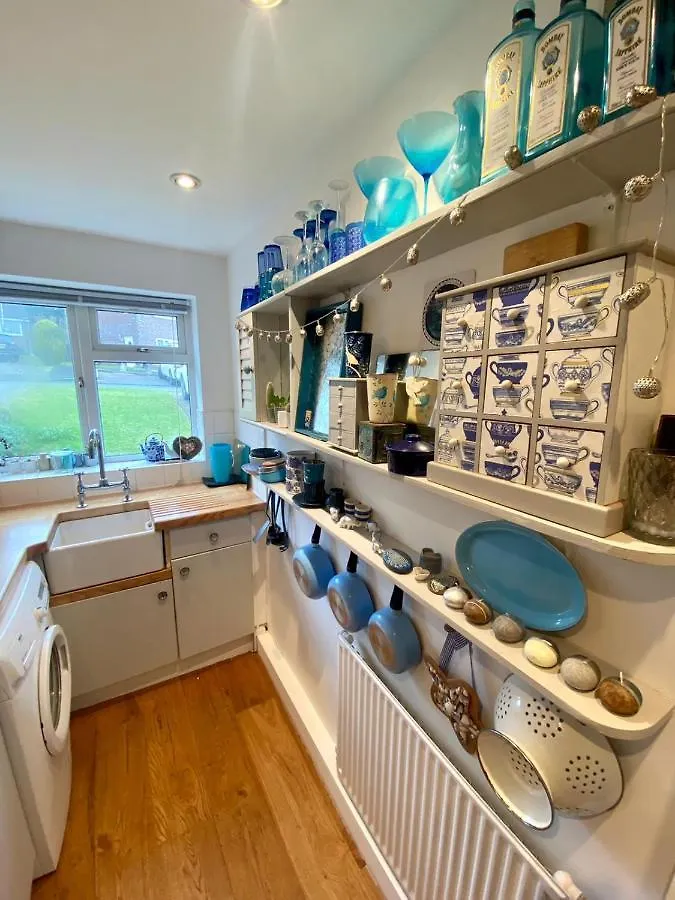 Holiday home Cosy And Characterful 1 Bedroom Townhouse With Big South Facing Garden In Cardiff